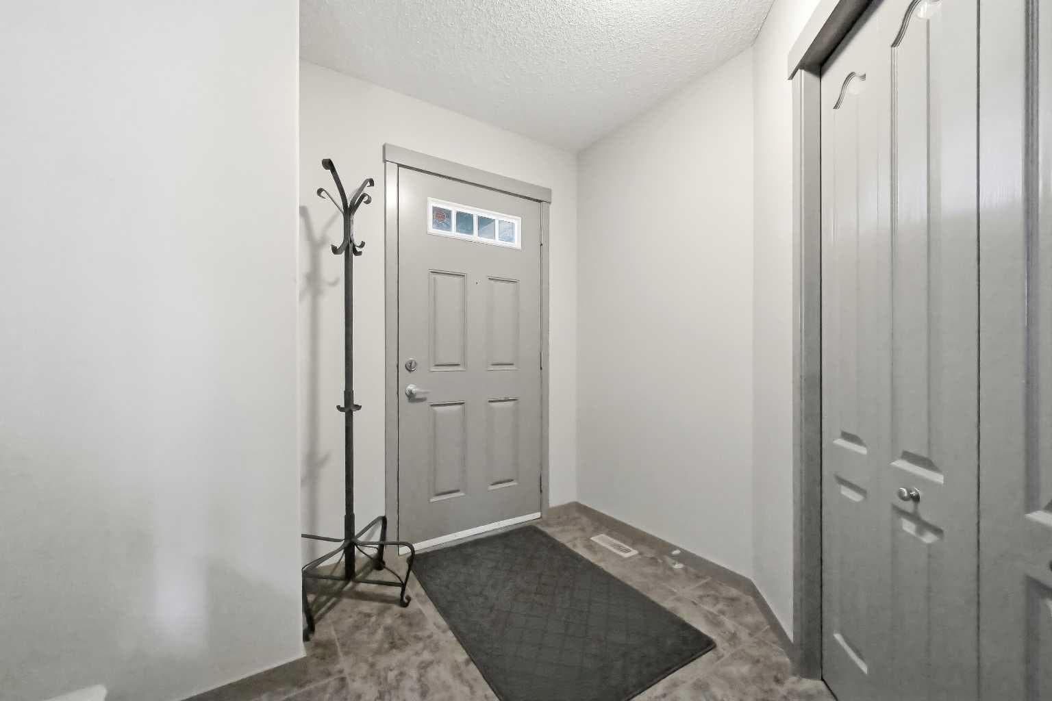 28 Skyview Shores Terrace NE — photo 2