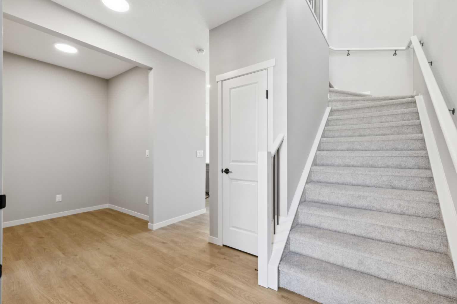 386 Hotchkiss Manor SE — photo 2