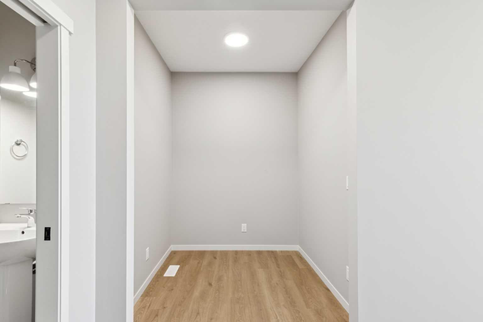 386 Hotchkiss Manor SE — photo 4