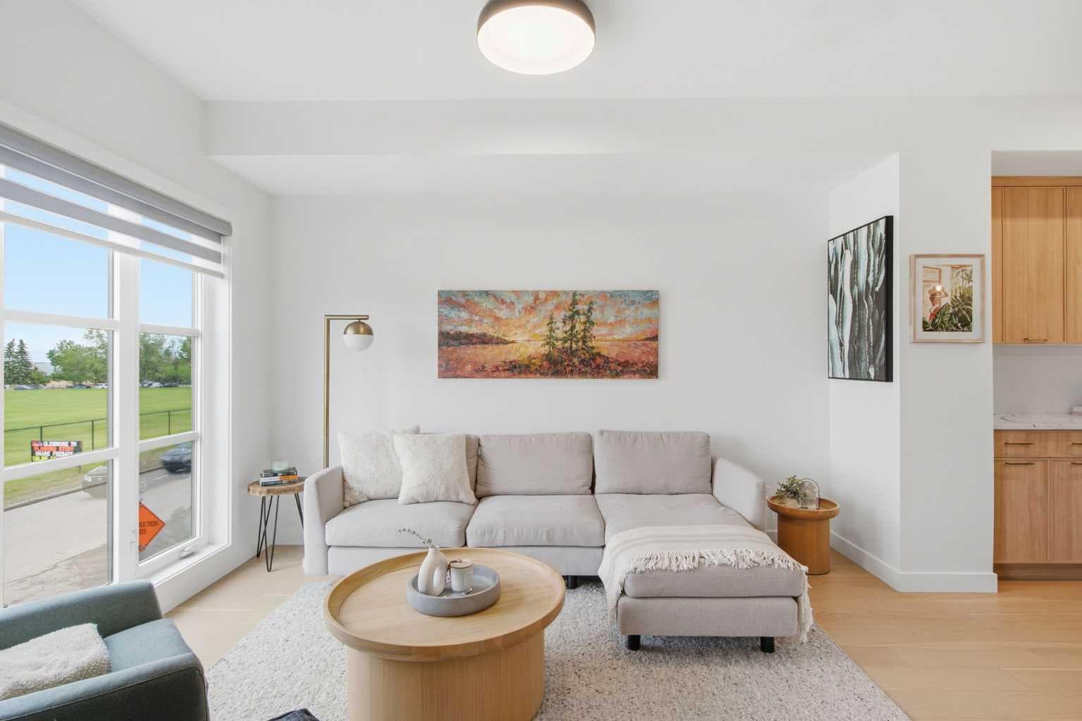 5111 19 Street SW — photo 4