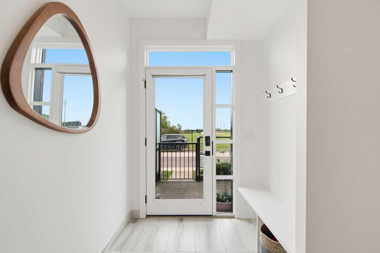 5111 19 Street SW — photo 5