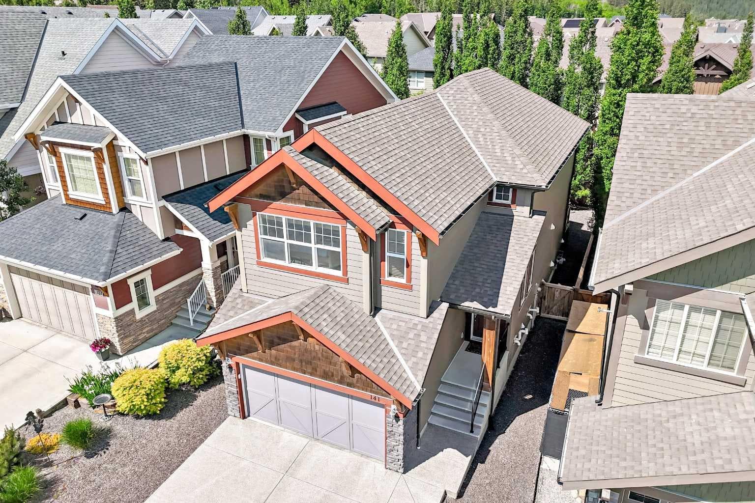 141 Riviera Crescent — photo 2