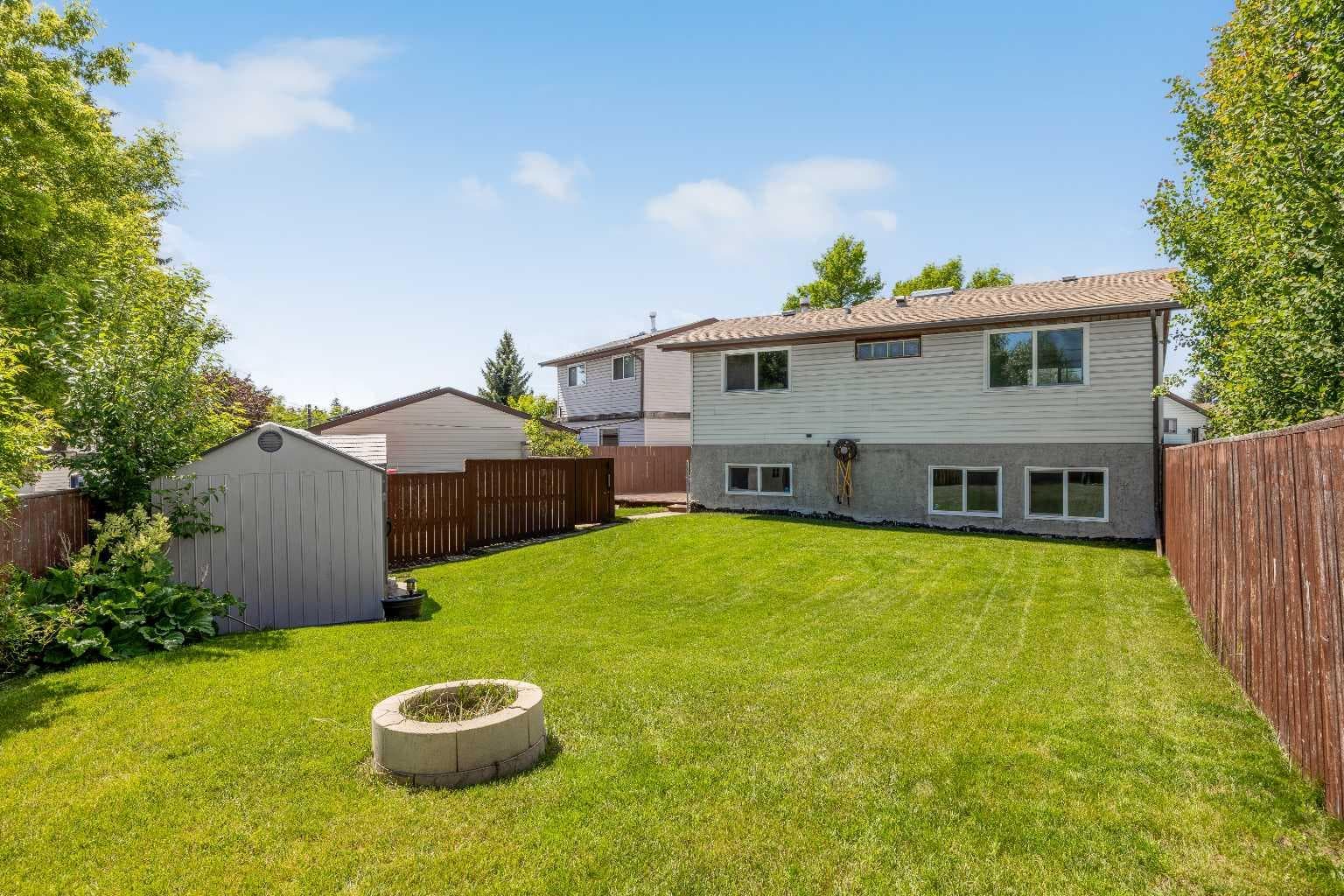 60 Ogmoor Crescent SE — photo 2