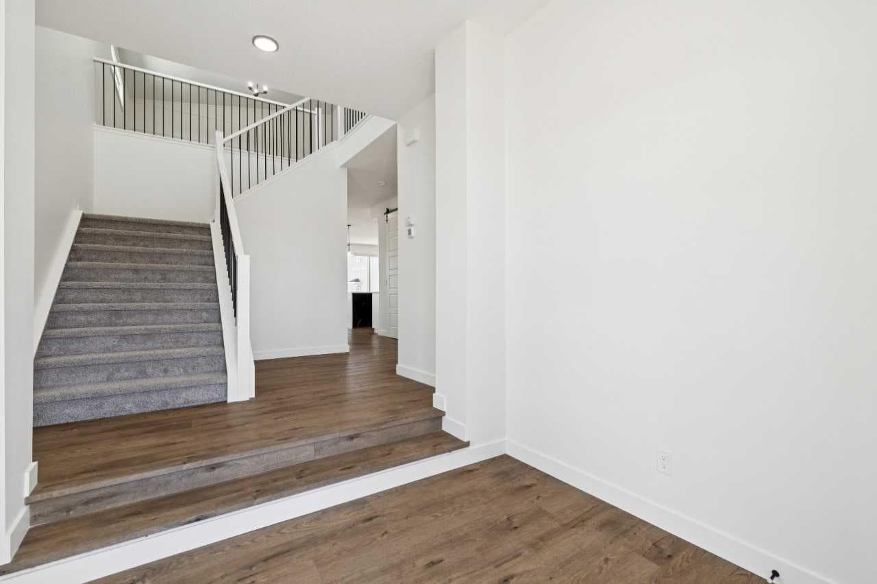 246 Dawson Wharf Rise — photo 4
