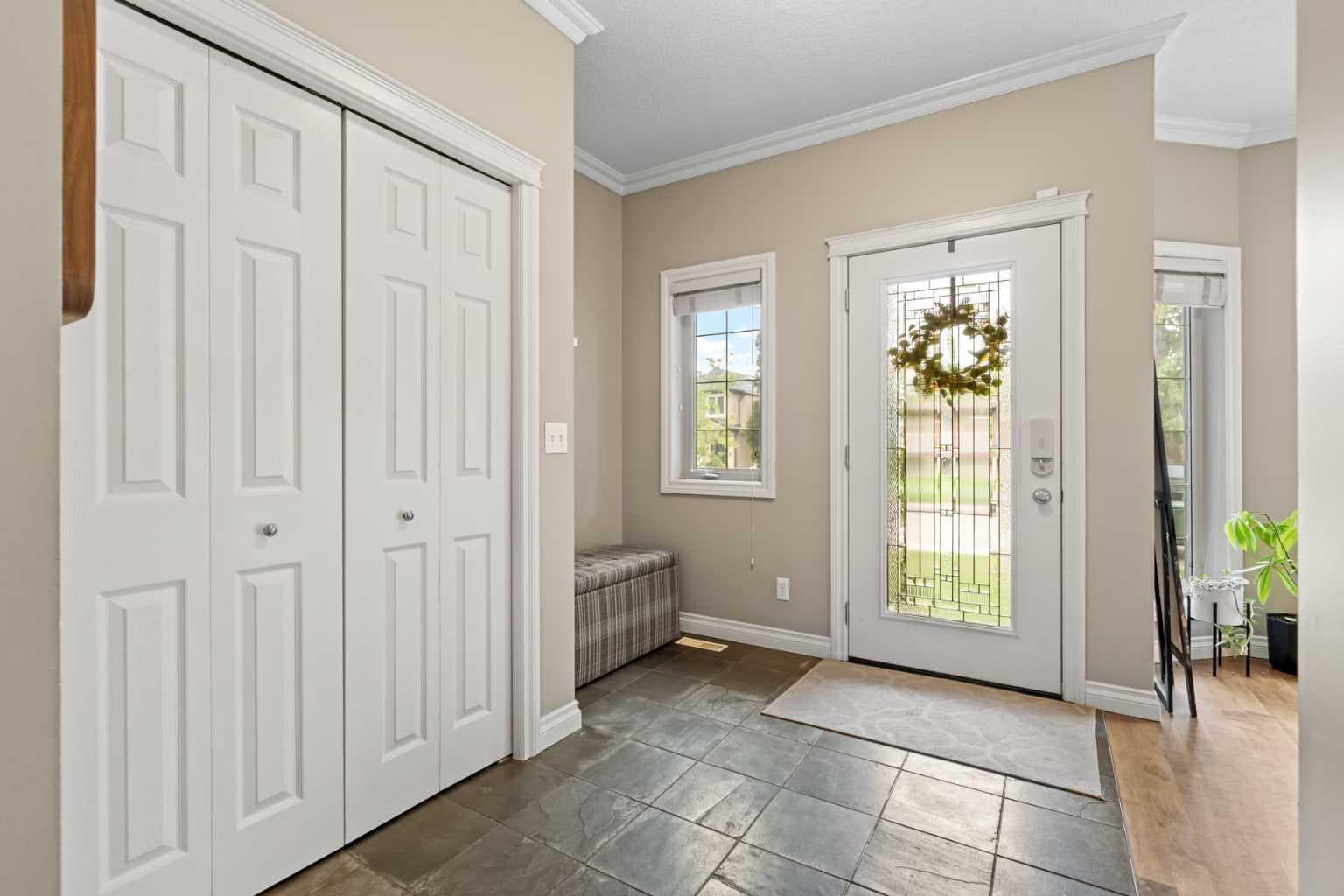 514 22 Avenue NE — photo 2