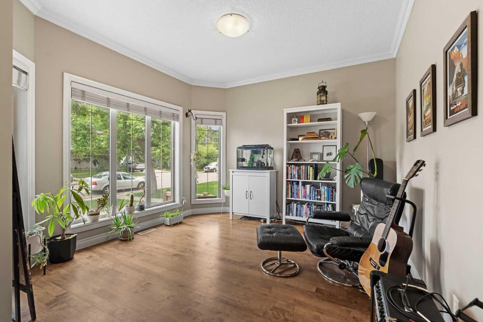 514 22 Avenue NE — photo 3
