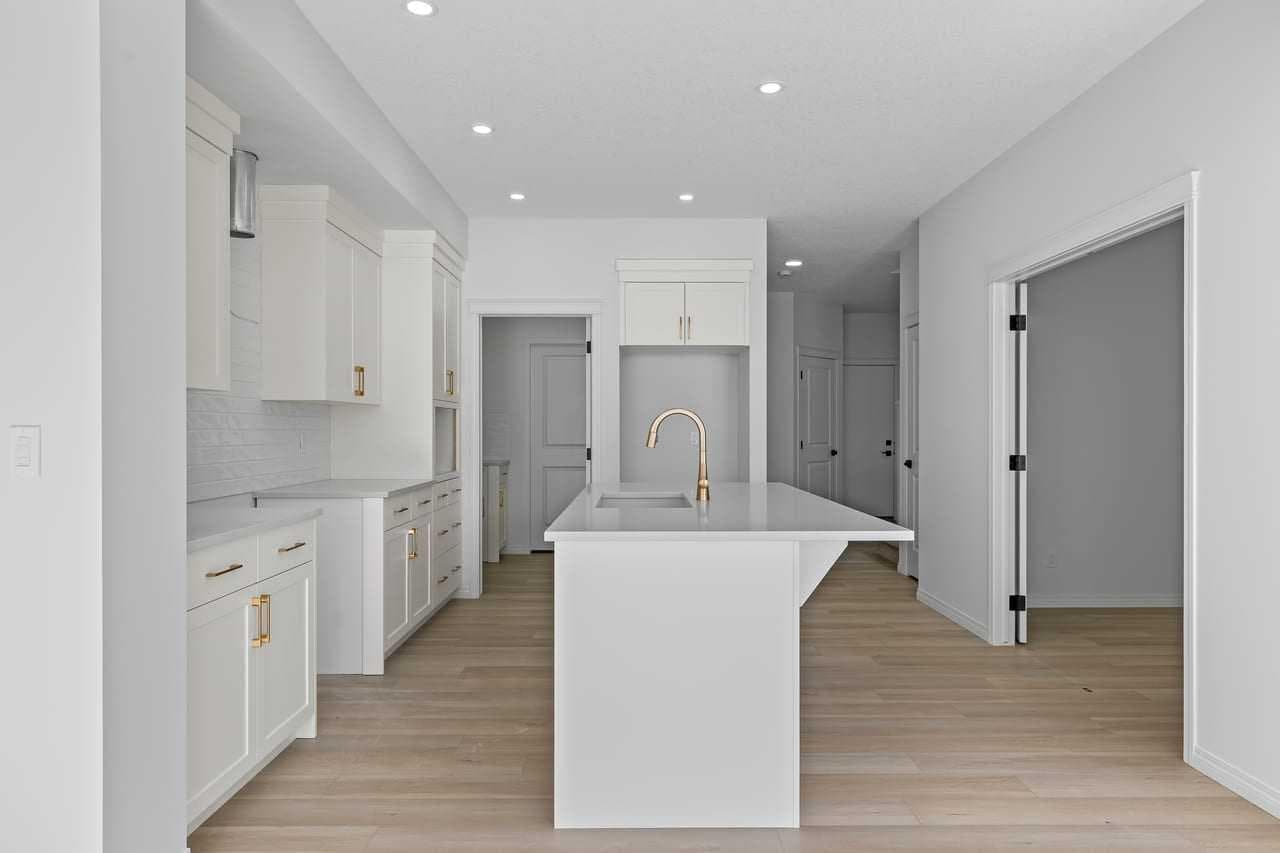 138 Corner Glen Square NE — photo 5