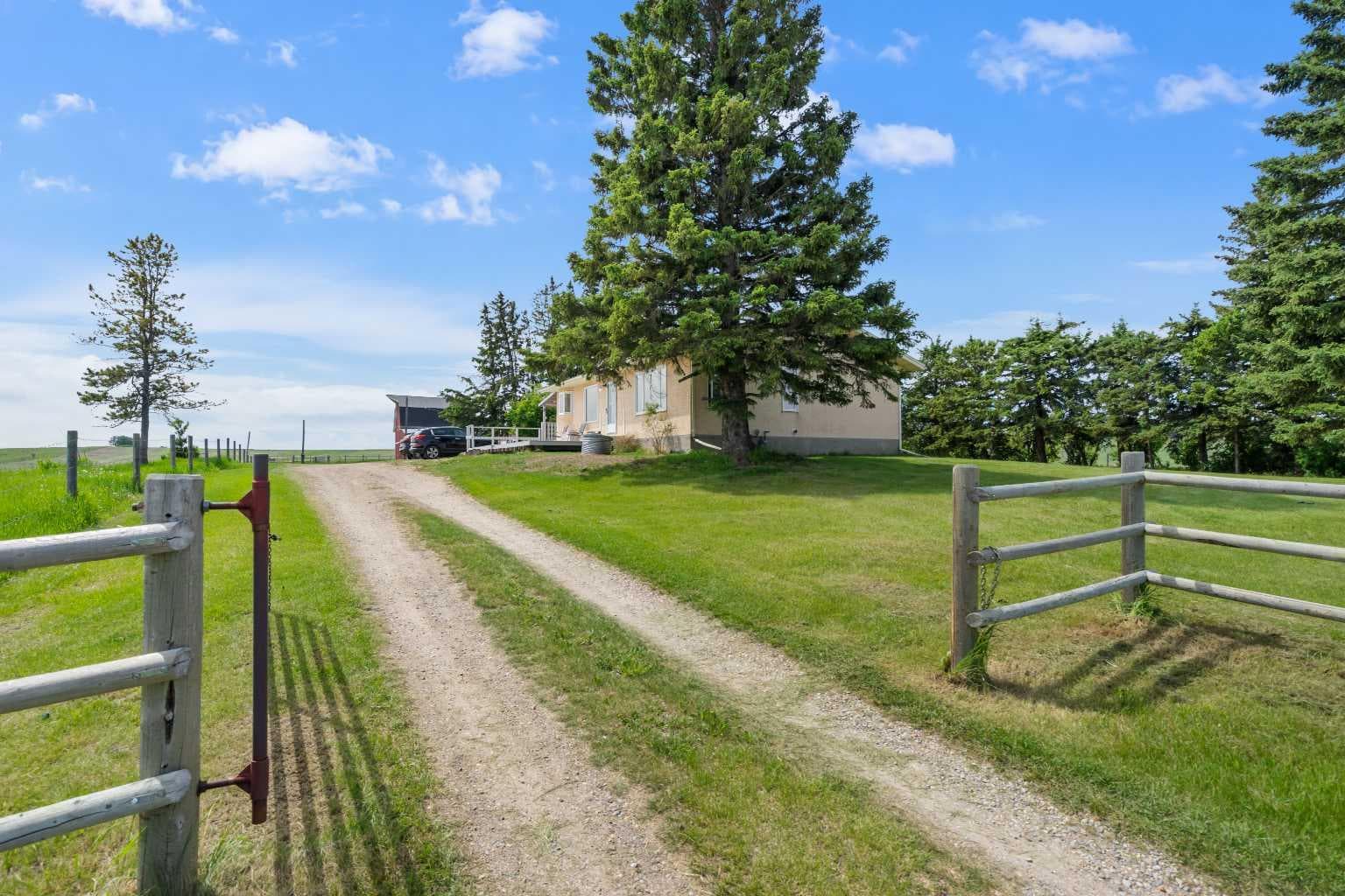 33025 Township Road 290 — photo 1