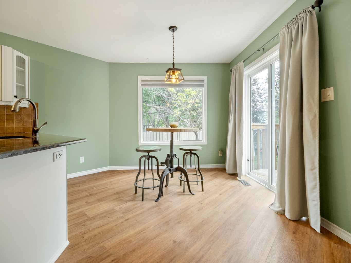 123 Stoney Crescent W — photo 5