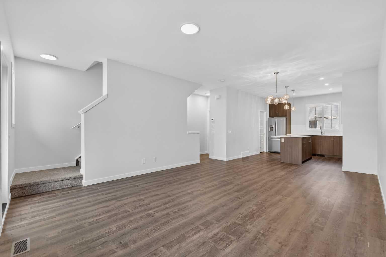 172 Hotchkiss Common SE — photo 1