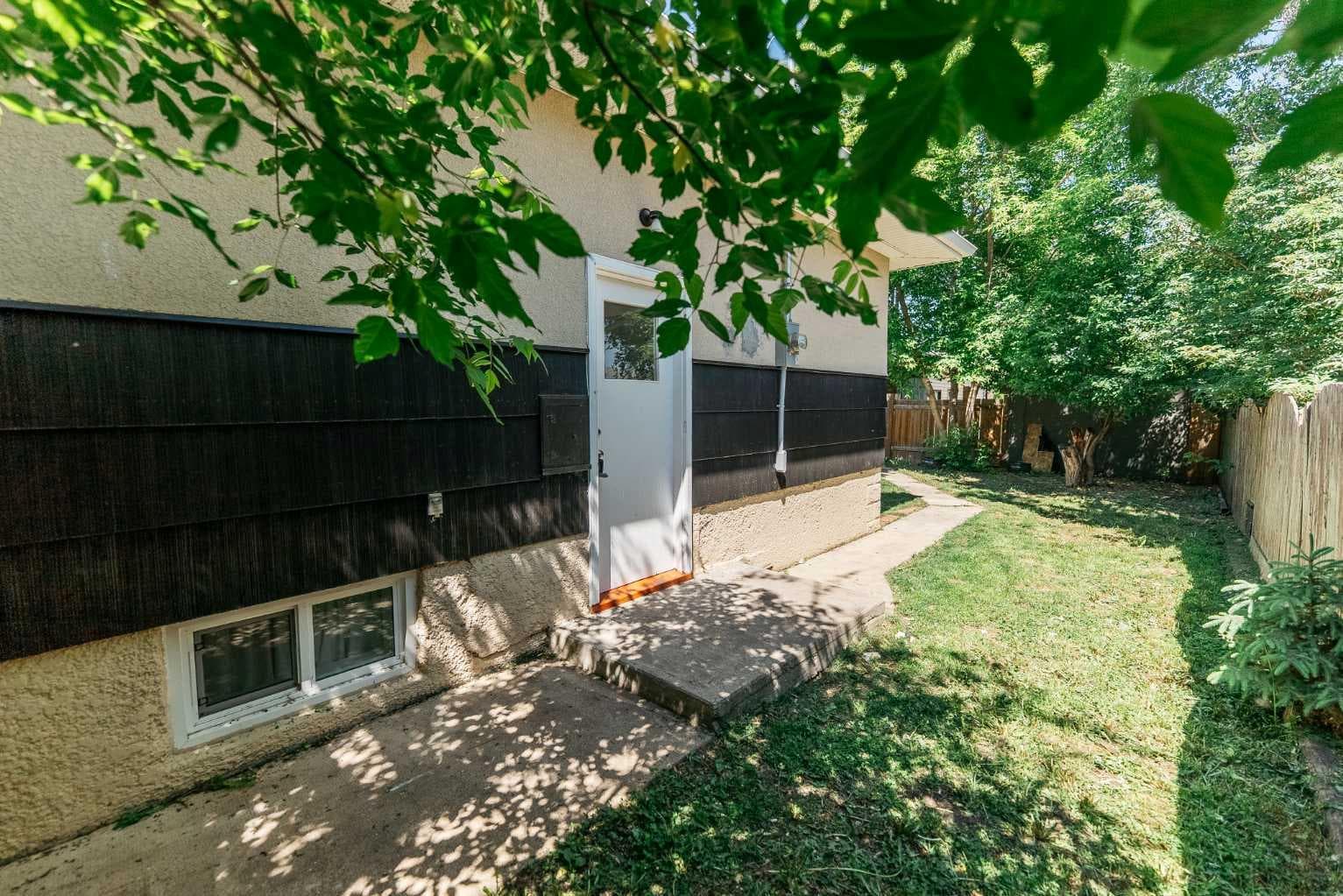 5418 37 Street — photo 4