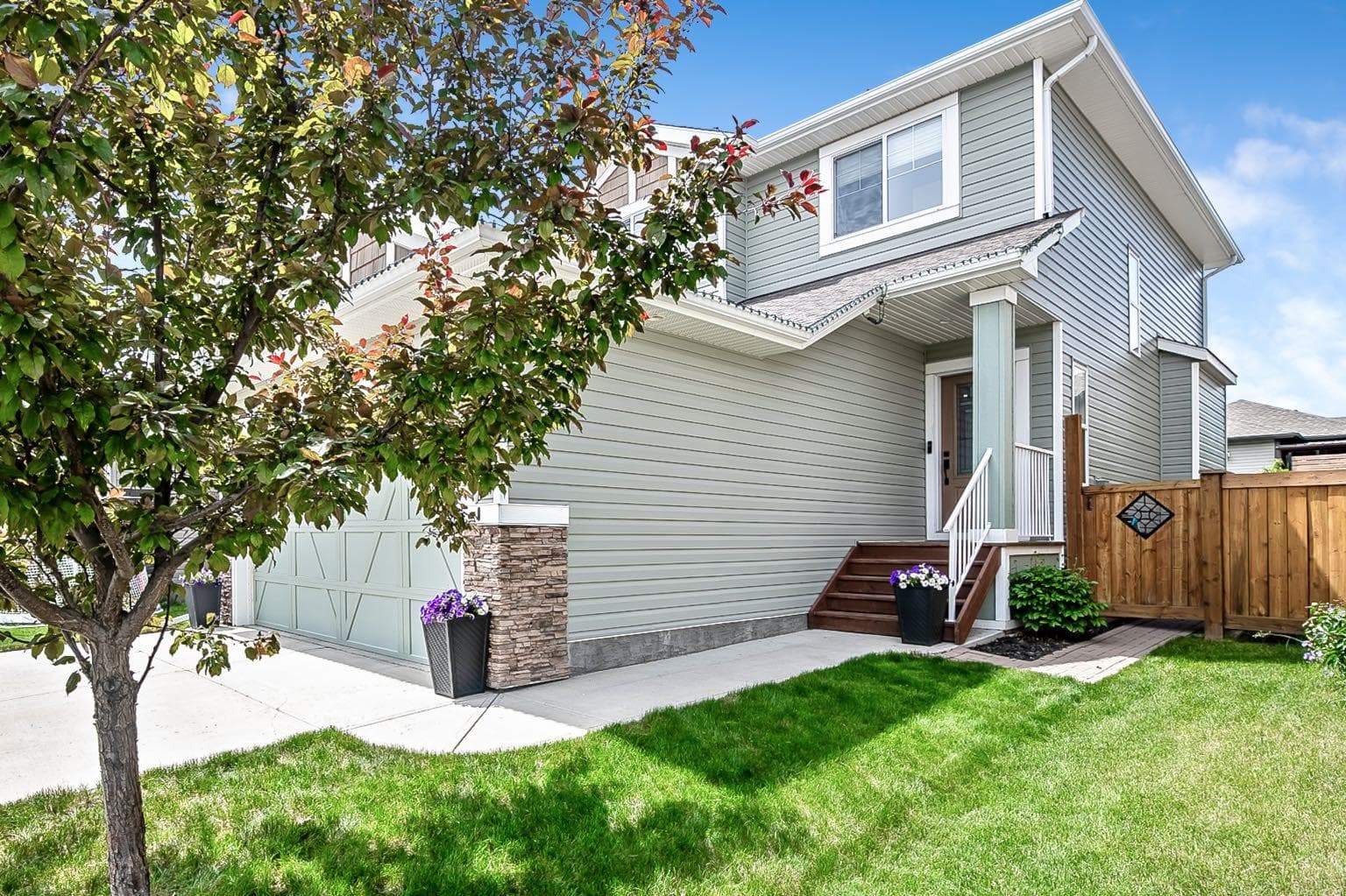 140 Wildrose Drive — photo 1