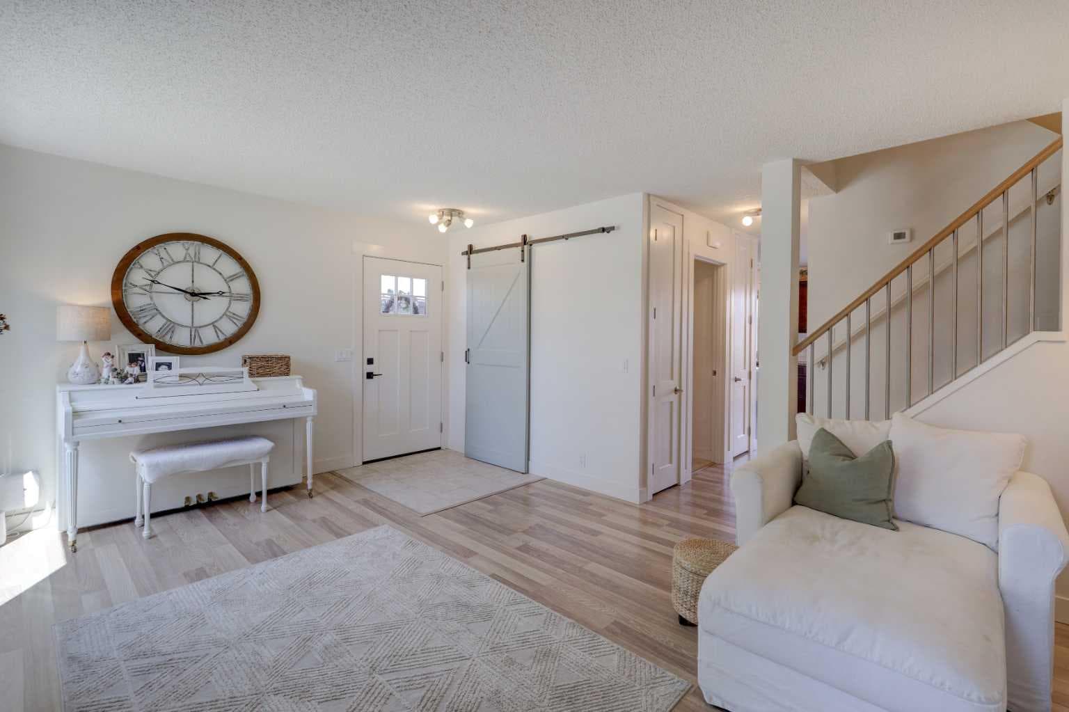 8320 Centre Street NE — photo 5