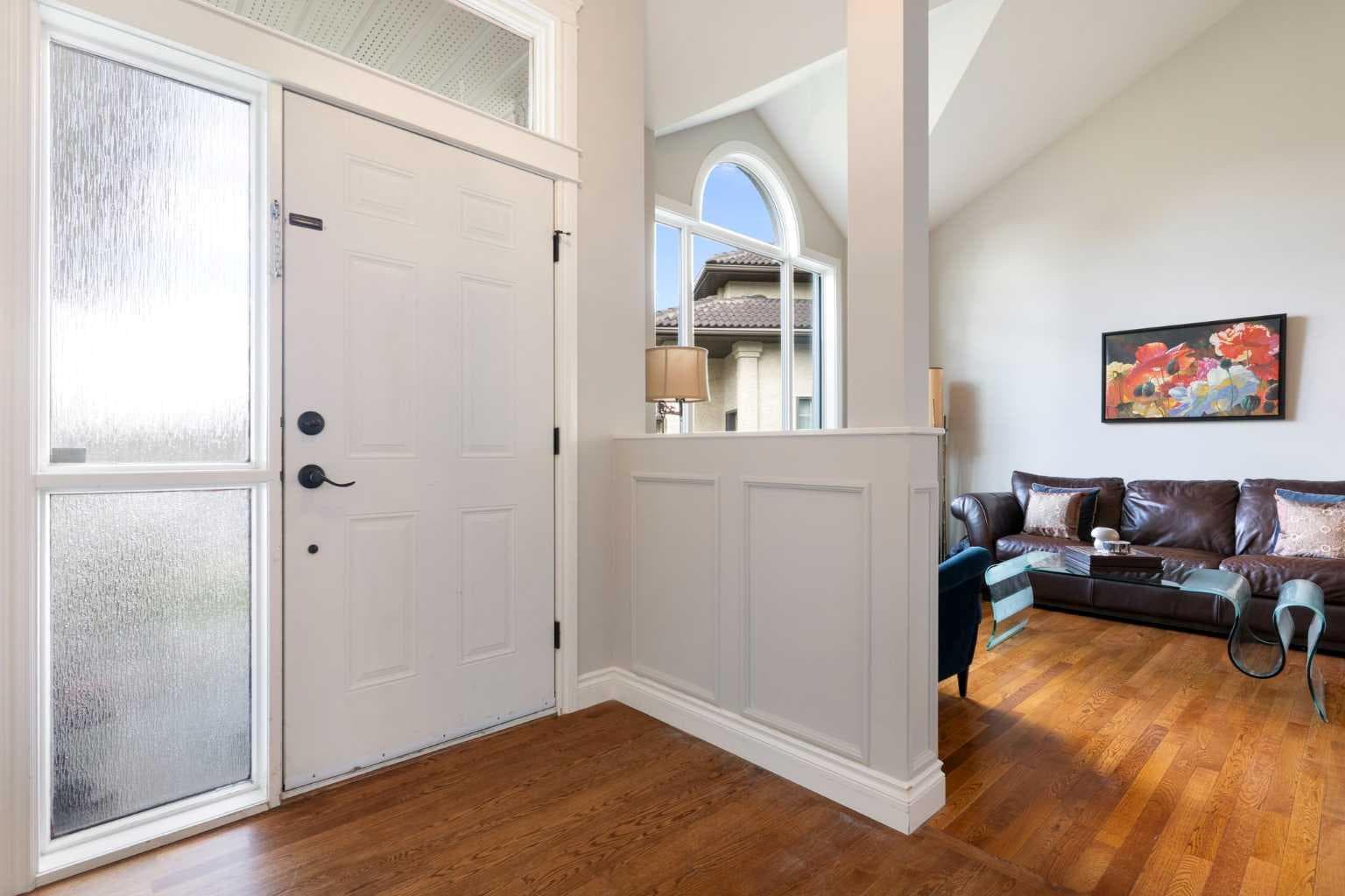 476 Silvergrove Gardens NW — photo 4