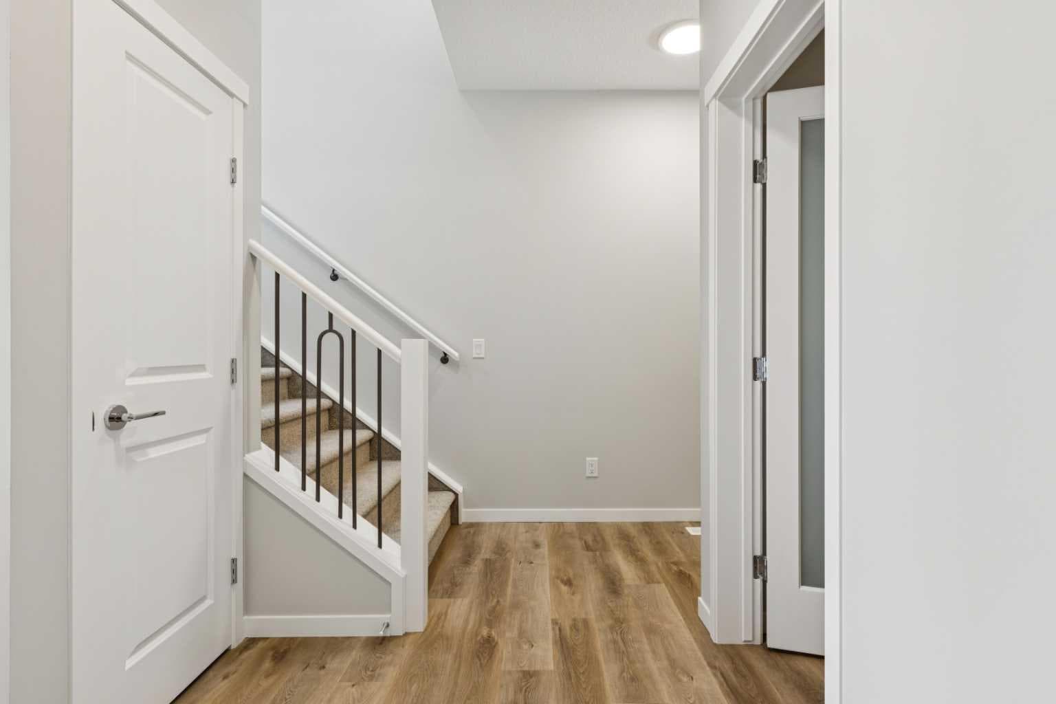 374 Hotchkiss Manor SE — photo 3