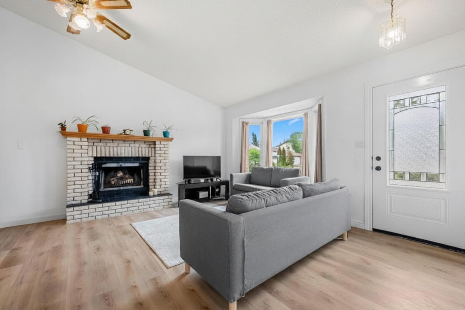1667 Meadowbrook Drive SE — photo 3
