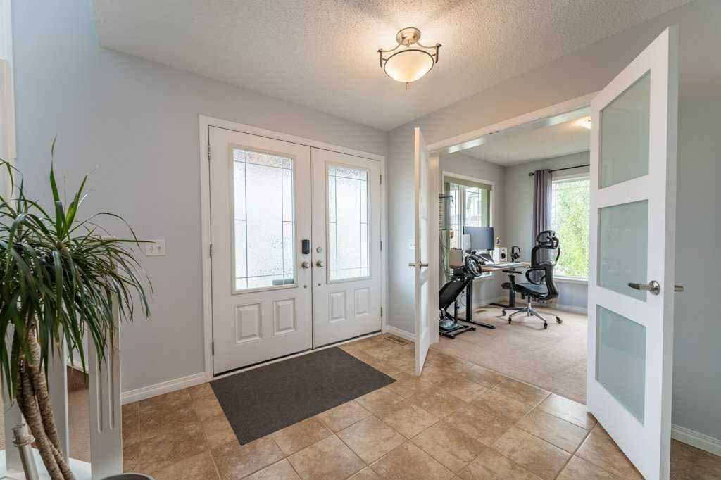 15 Windwood Grove SW — photo 3