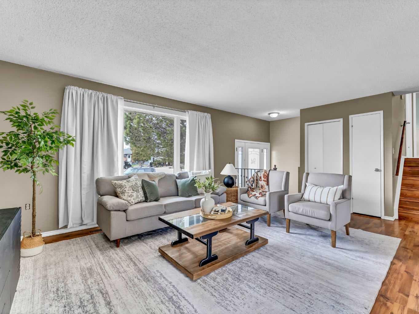 94 Milne Place SE — photo 1