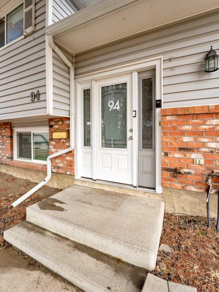 94 Milne Place SE — photo 4