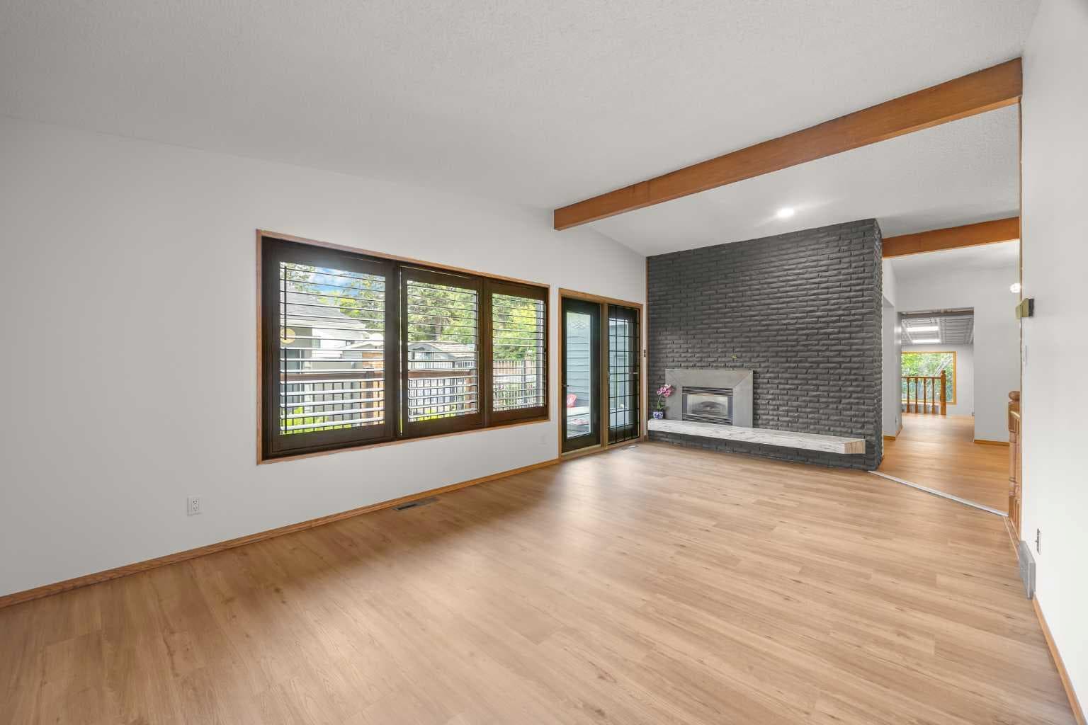 1408 104 Avenue SW — photo 5