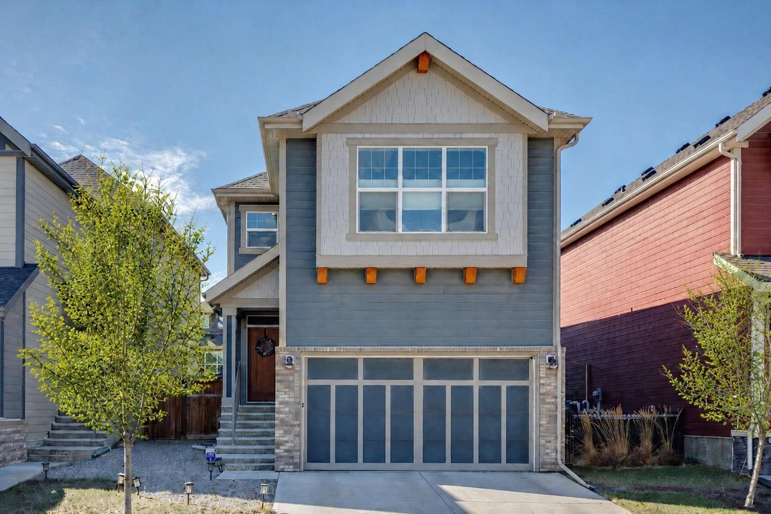 293 Masters Avenue SE — photo 1