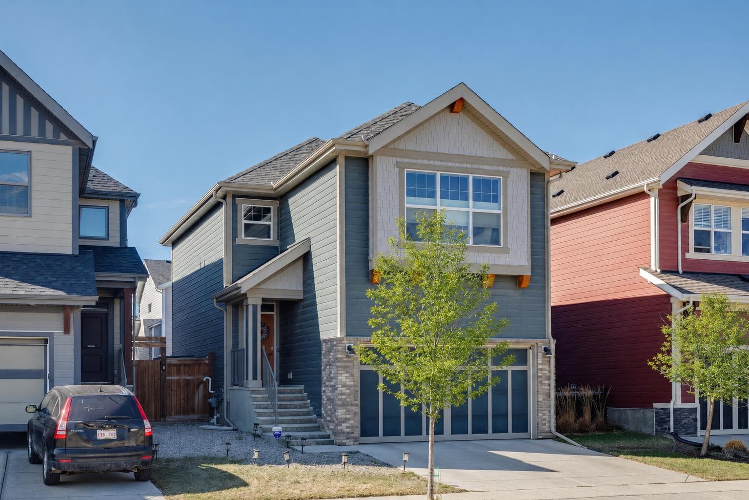 293 Masters Avenue SE — photo 2