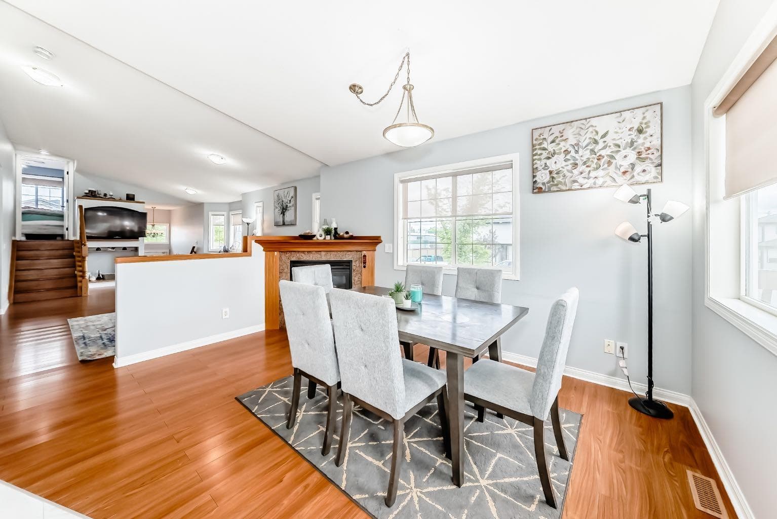 98 Canoe Square SW — photo 4