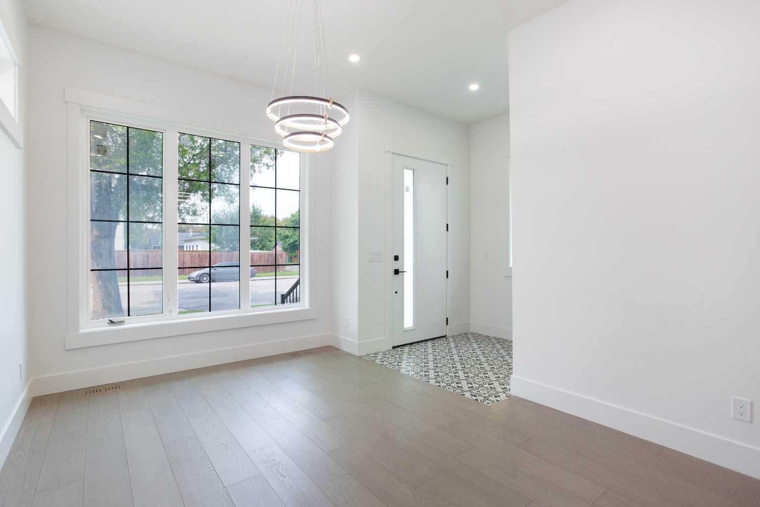 1108 6 Street NE — photo 2