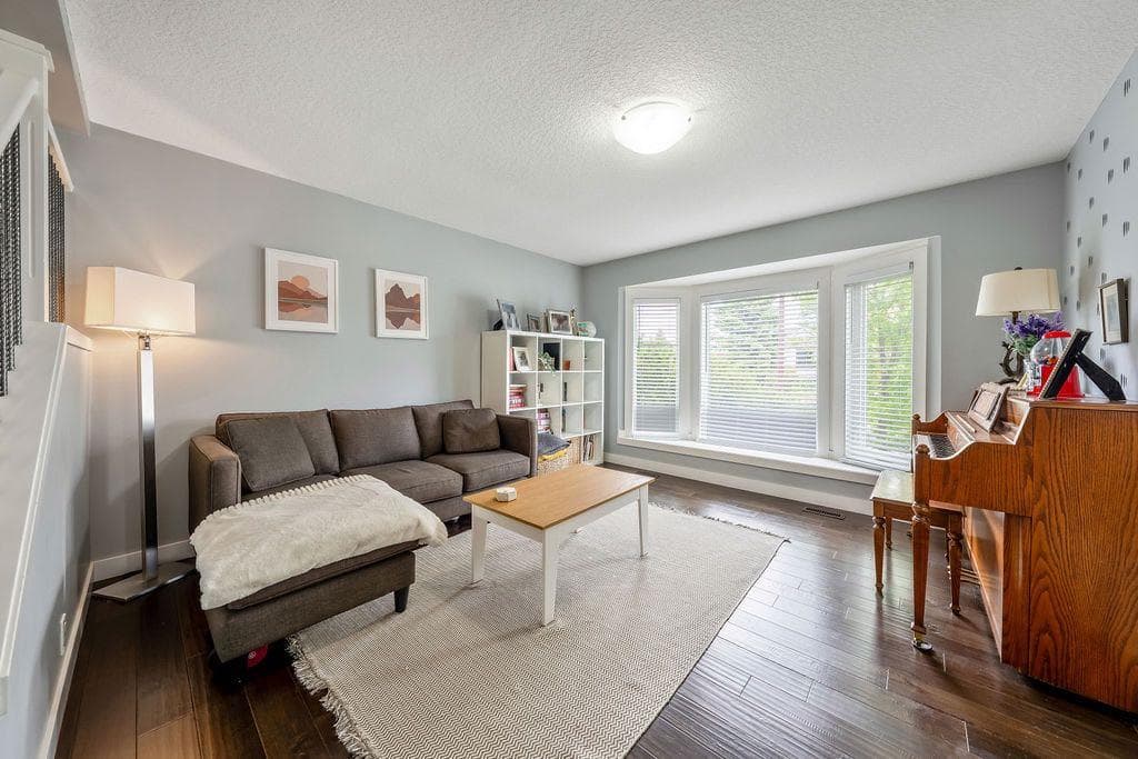 15 Woodmont Green SW — photo 3