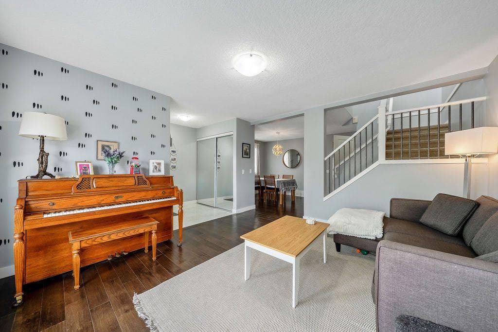 15 Woodmont Green SW — photo 4