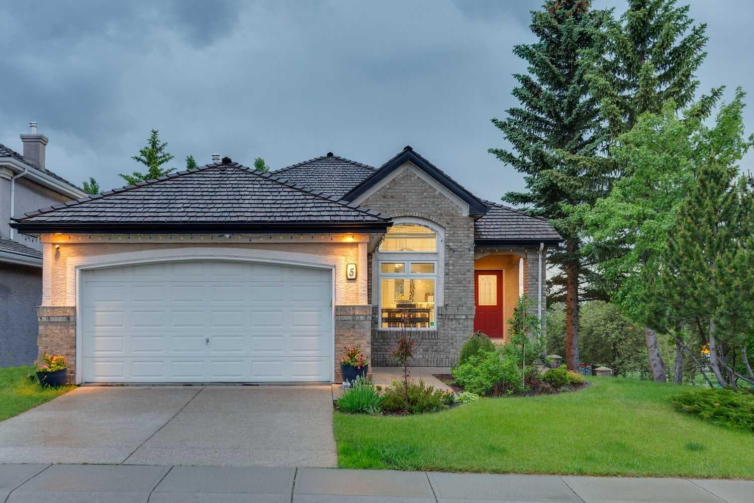 5 Royal Crest Terrace NW — photo 2