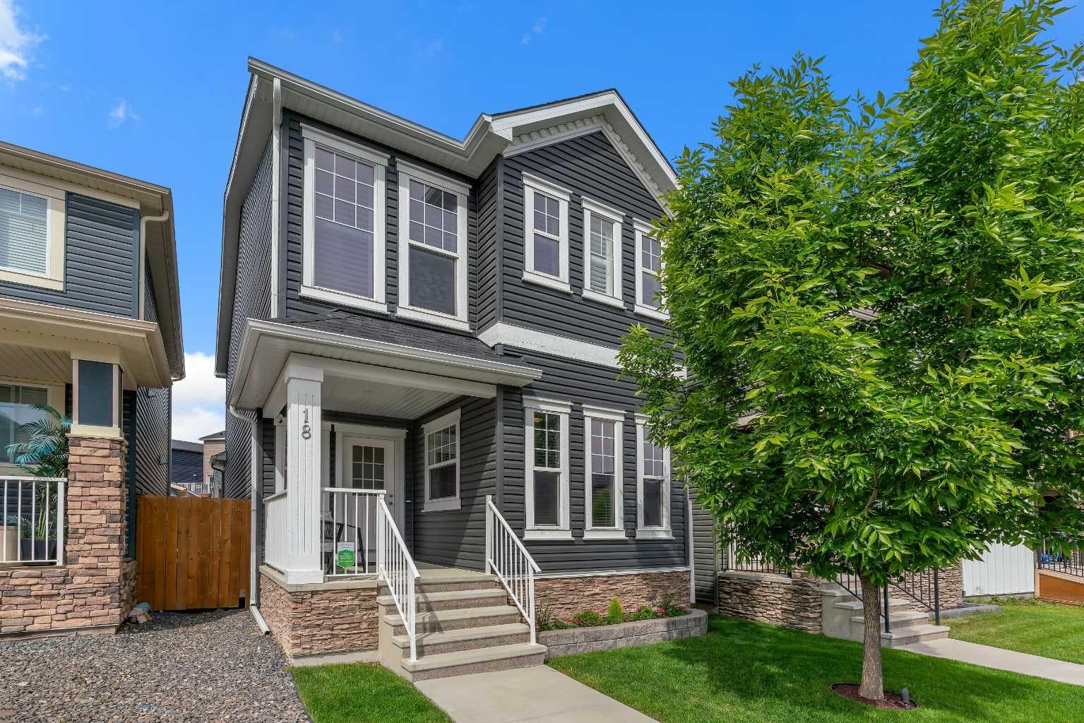18 Evanscrest Rise NW — photo 1