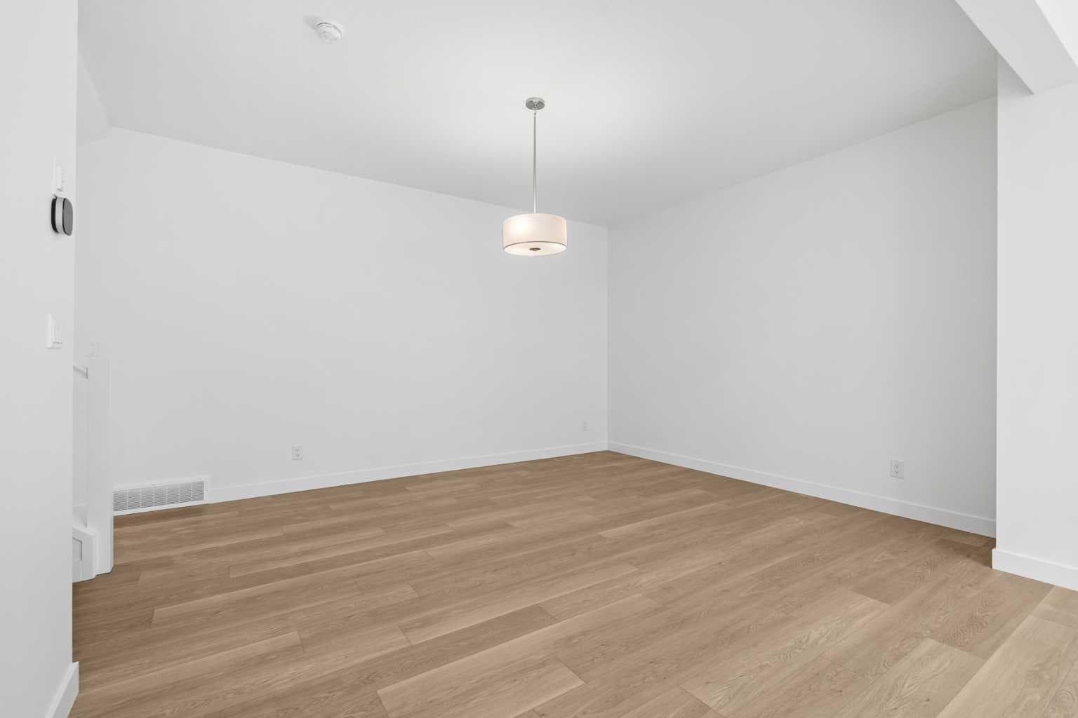 302 Baneberry Way SW — photo 5