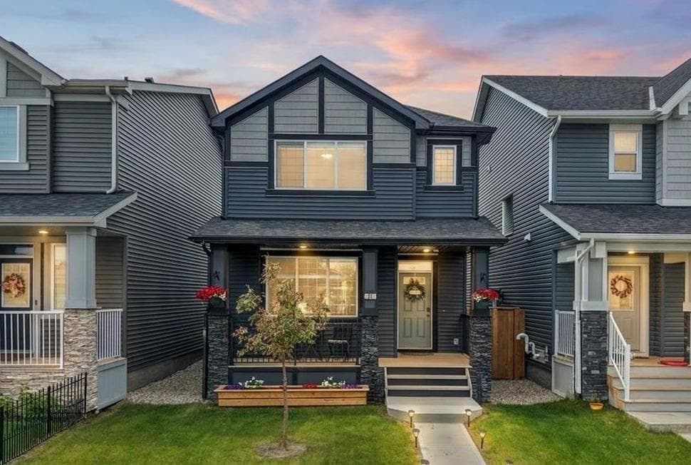 37 Legacy Glen Point SE — photo 1