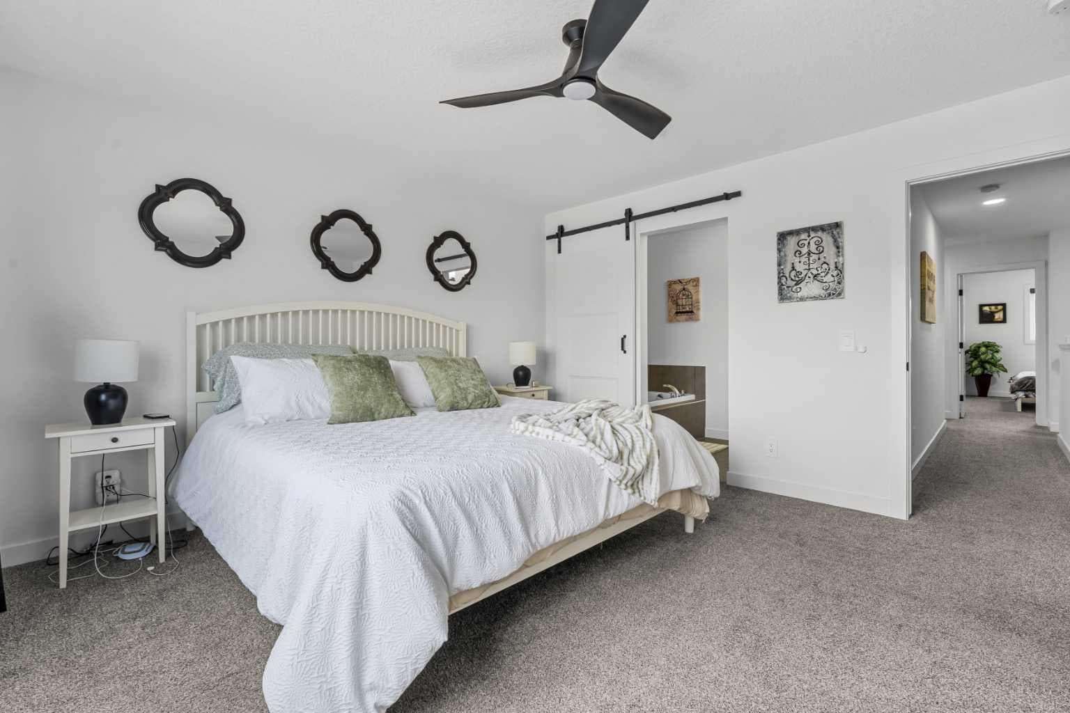 37 Legacy Glen Point SE — photo 3