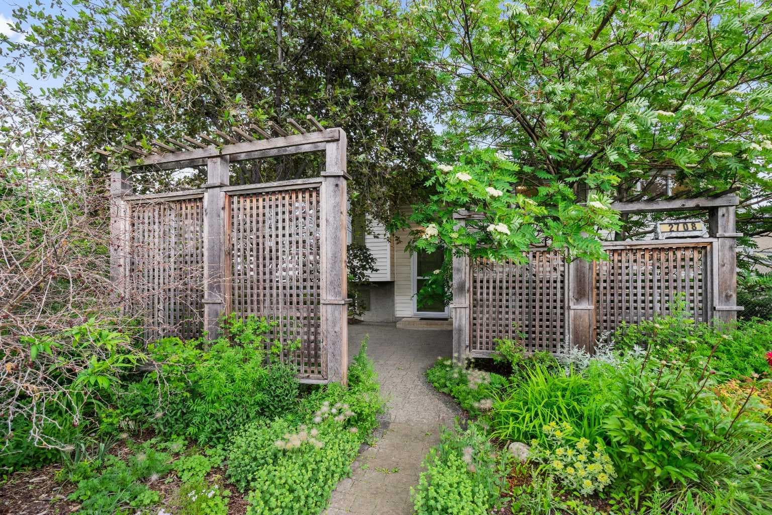 2708 48 Street NE — photo 3