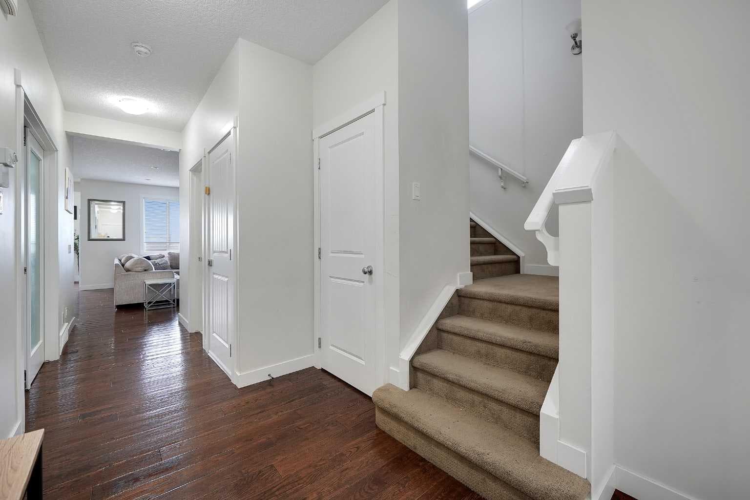 129 Covecreek Bay NE — photo 4