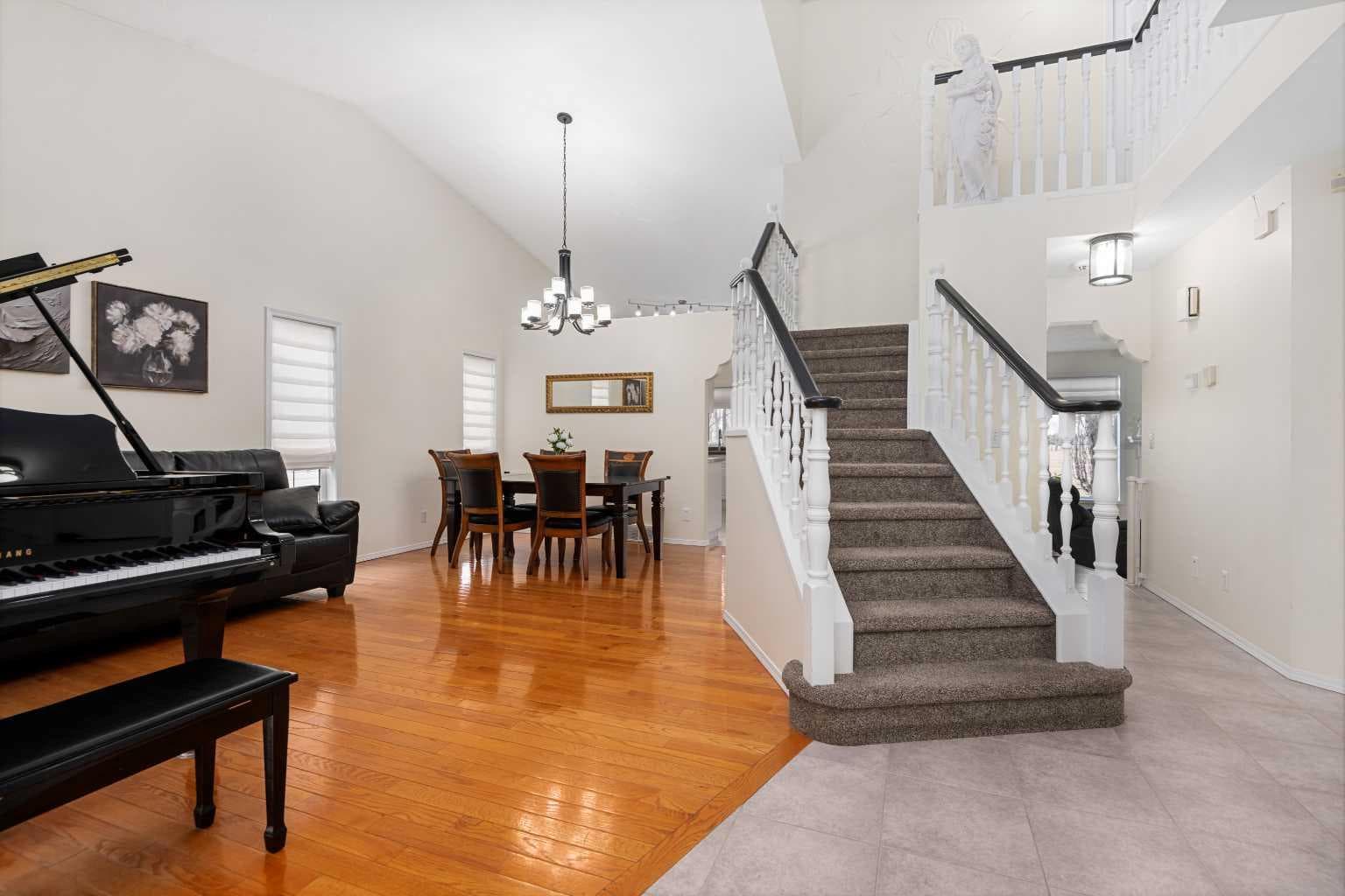 704 Woodside Drive NW — photo 5