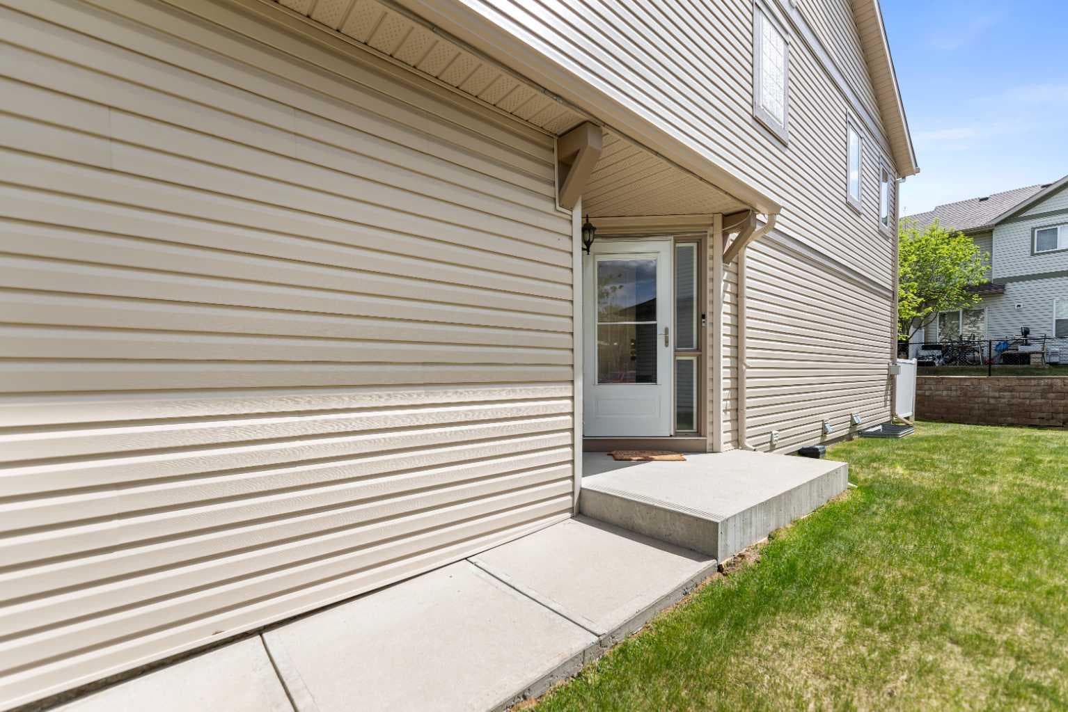 2323 Eversyde Avenue SW — photo 3