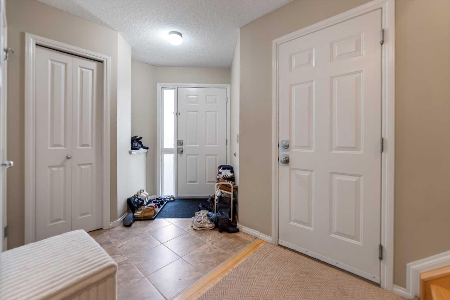 2323 Eversyde Avenue SW — photo 4