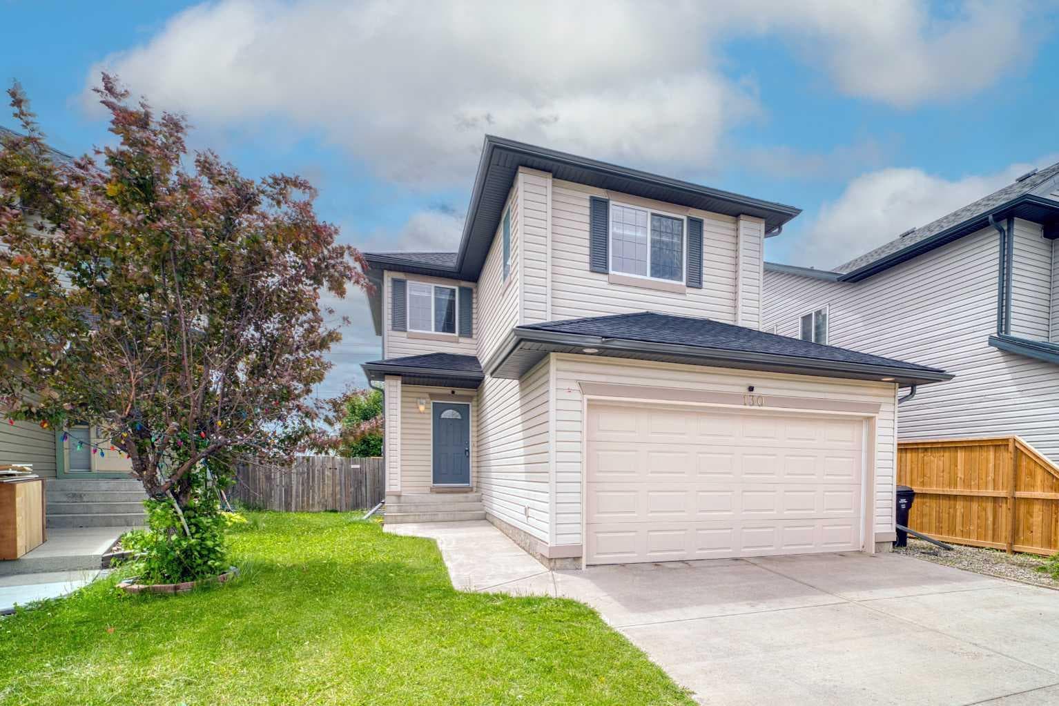 130 Somerglen Way SW — photo 4