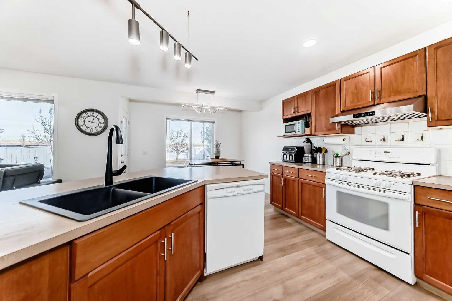 214 Coville Circle NE — photo 5
