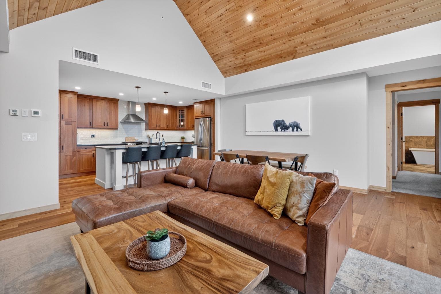 407, 707 Spring Creek Drive — photo 4