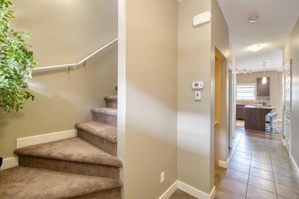558 Evanston Manor NW — photo 5