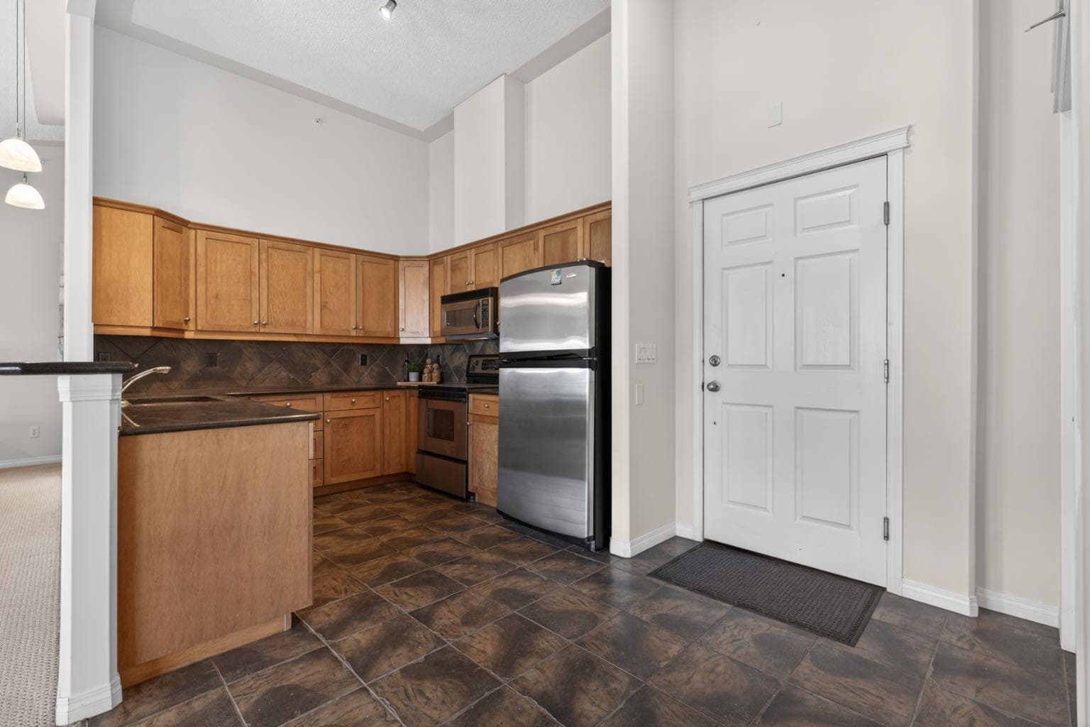 504, 2416 Erlton Street SW — photo 5