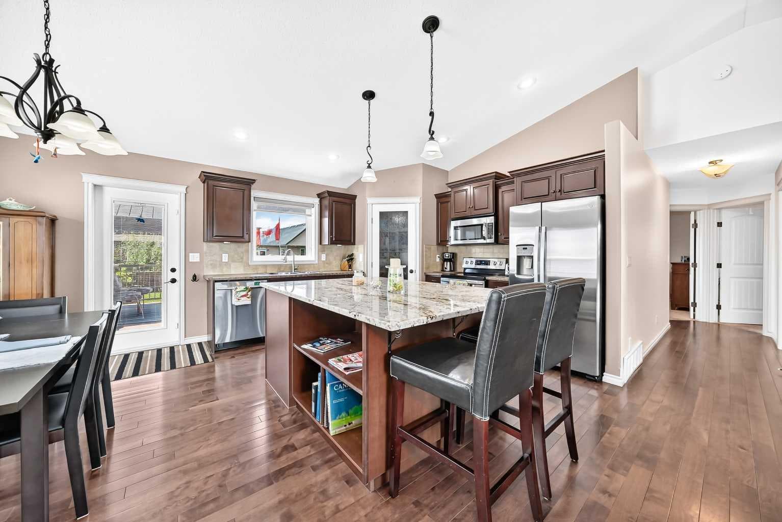 45 Vantage Crescent — photo 4