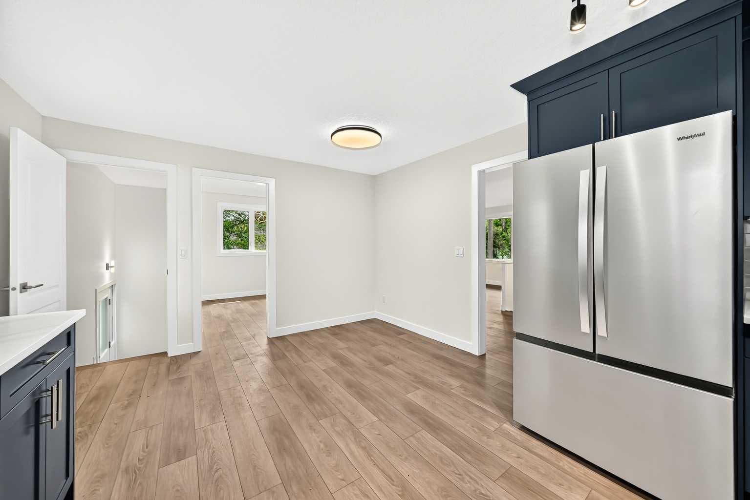 4016 37 Street NW — photo 5