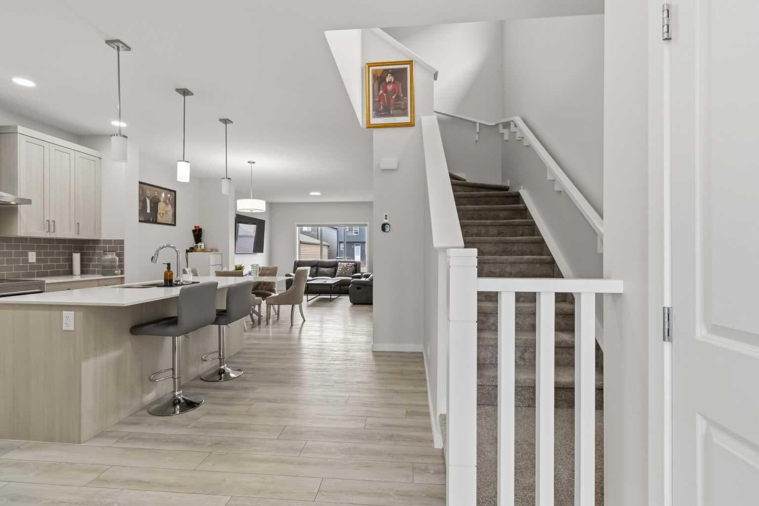 3223 Chinook Winds Drive SW — photo 5