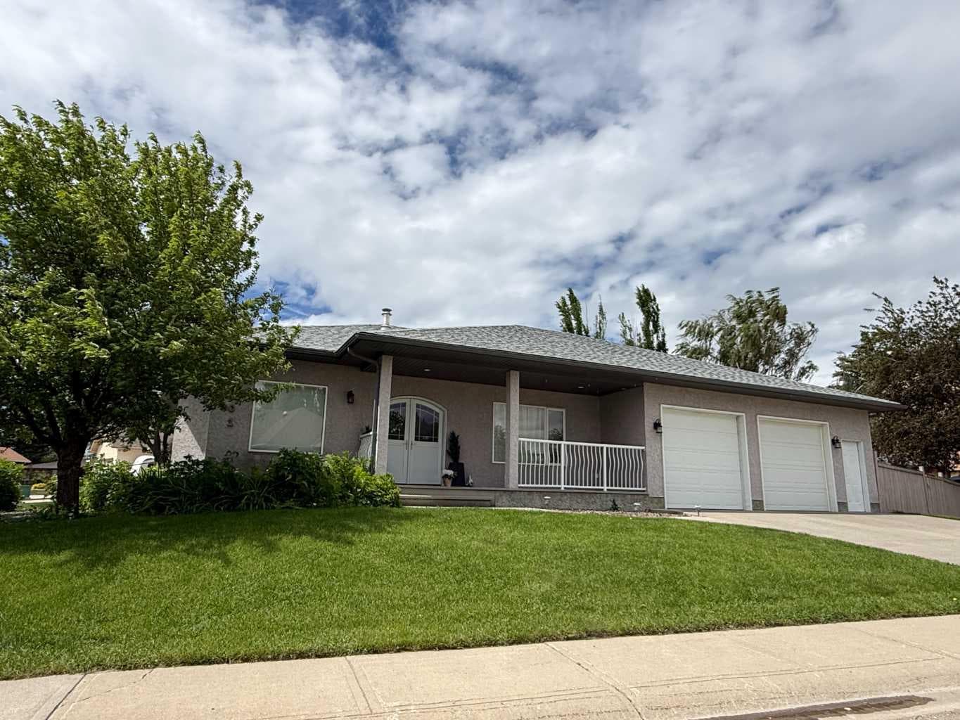 201 Aspen Way — photo 1