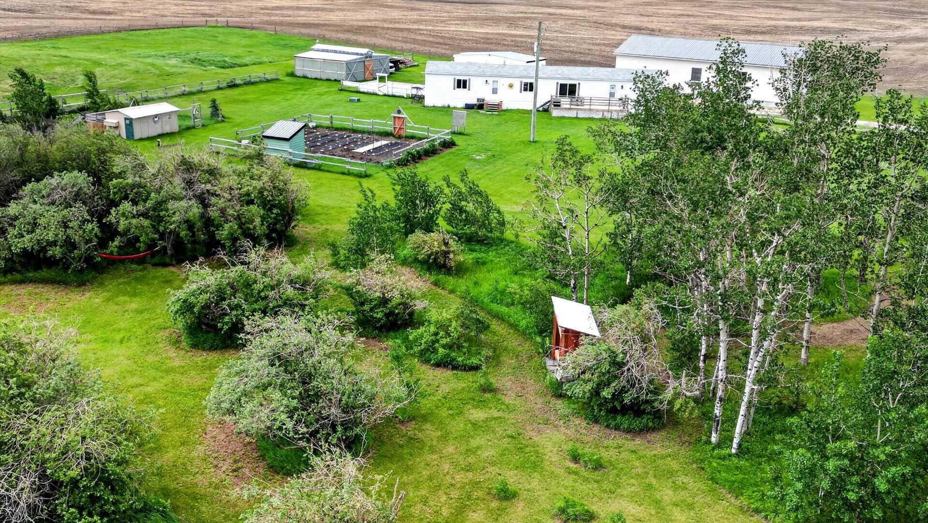 255049 Twp Rd 300 — photo 1